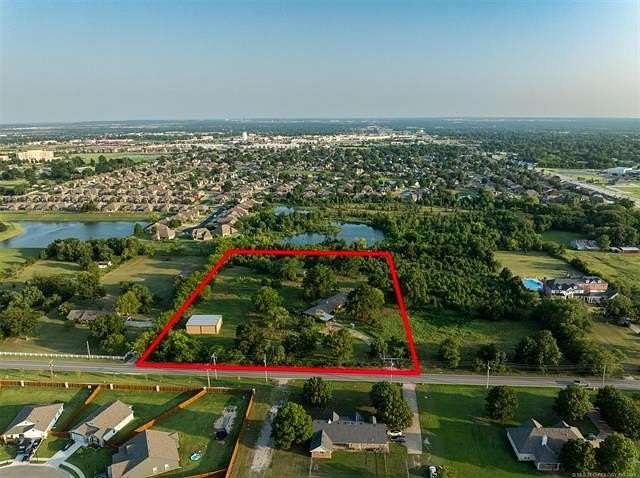 5 Acres of Residential Land with Home for Sale in Owasso, Oklahoma