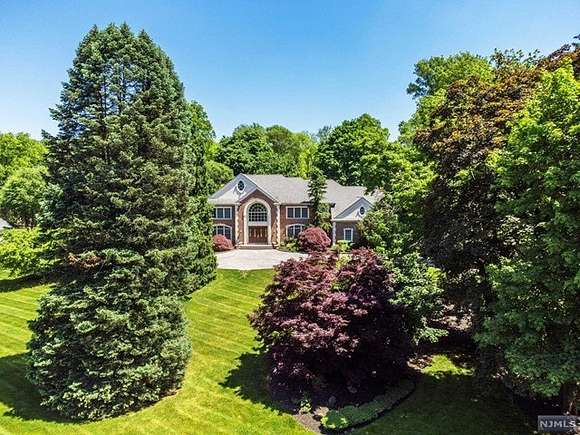 2.114 Acres of Residential Land with Home for Sale in Saddle River, New Jersey