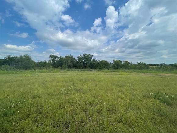 11.023 Acres of Land for Sale in Whitesboro, Texas