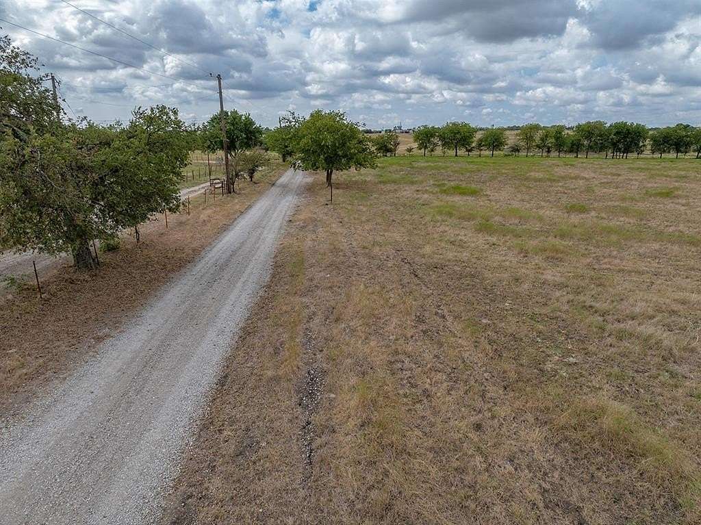 10 Acres of Land for Sale in Sanger, Texas