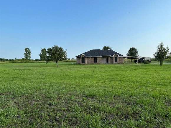 5 Acres of Land with Home for Lease in Bells, Texas