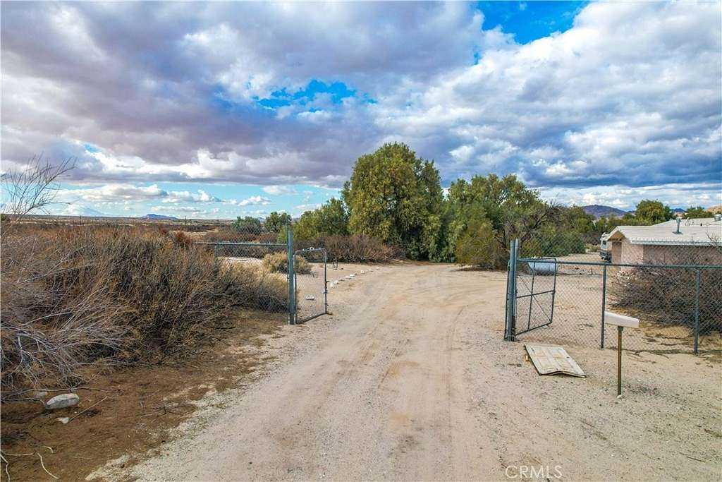 5 Acres of Residential Land with Home for Sale in Twentynine Palms, California