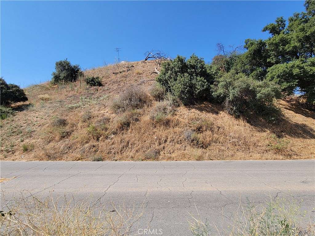 0.1 Acres of Residential Land for Sale in Castaic, California