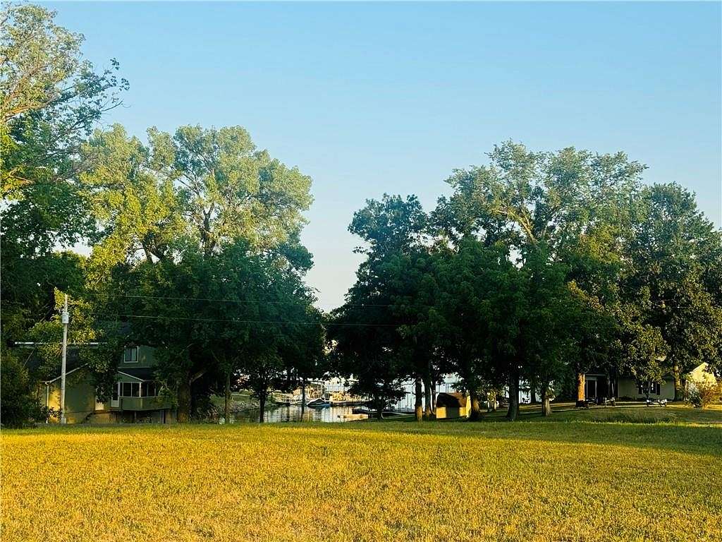 0.97 Acres of Residential Land for Sale in Gallatin, Missouri