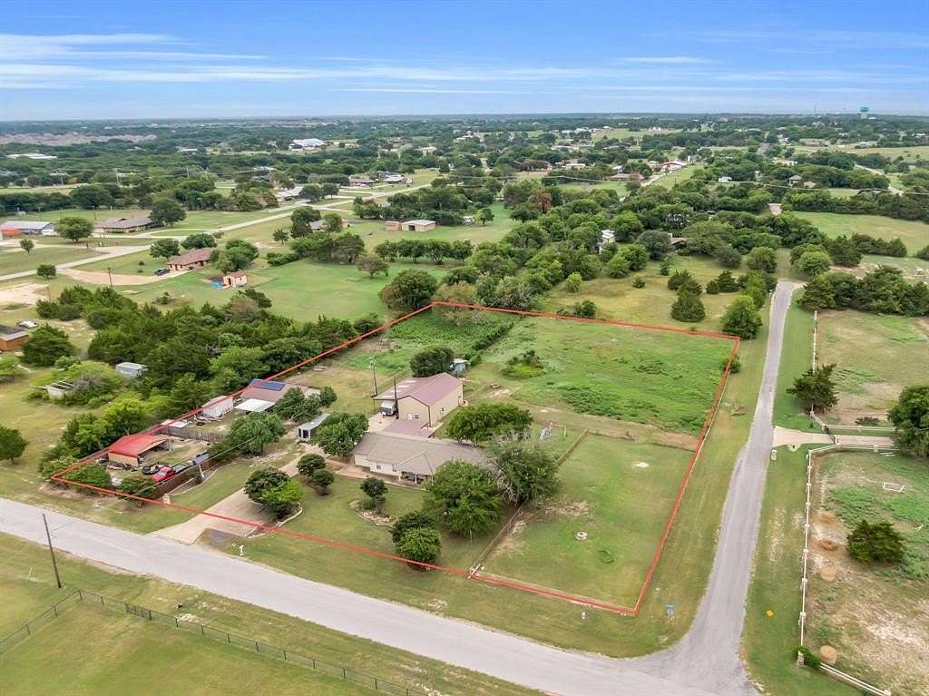 2.62 Acres of Residential Land with Home for Sale in Midlothian, Texas