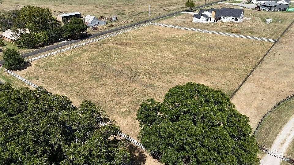 2 Acres of Residential Land for Sale in Pilot Point, Texas