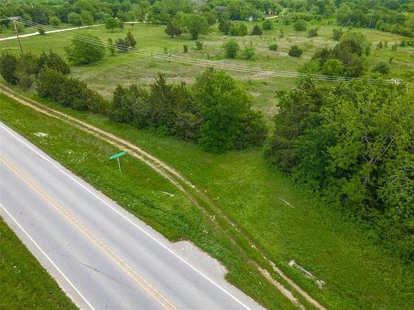 22 Acres of Agricultural Land for Sale in Pottsboro, Texas