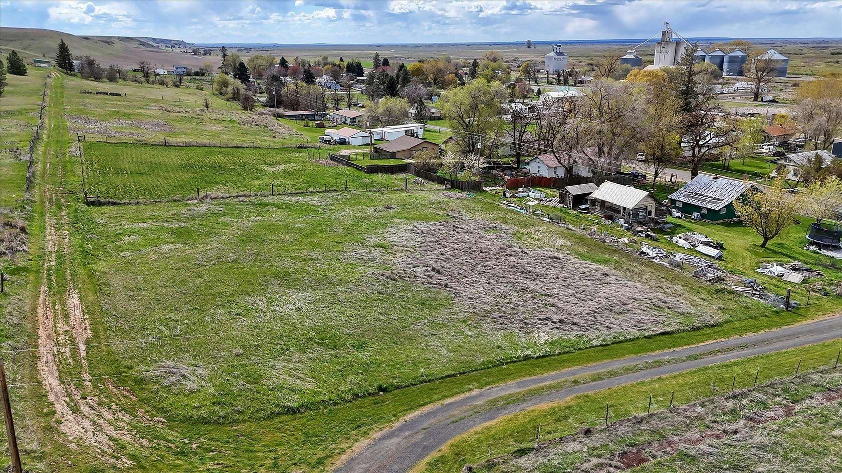 0.5 Acres of Land for Sale in Lamont, Washington