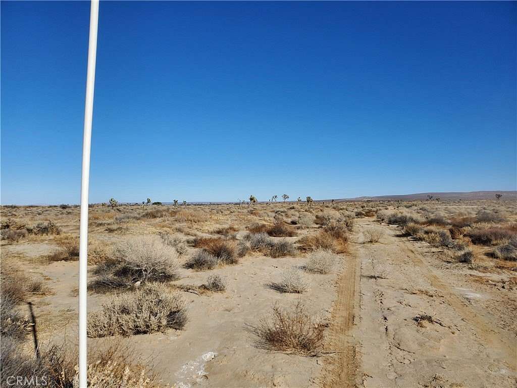 15.392 Acres of Land for Sale in Lancaster, California