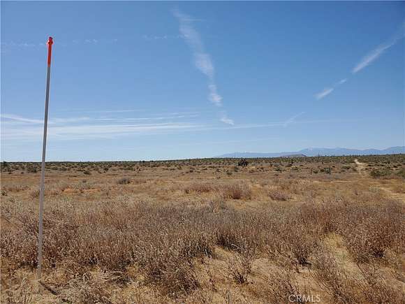 10.059 Acres of Land for Sale in Hi Vista, California