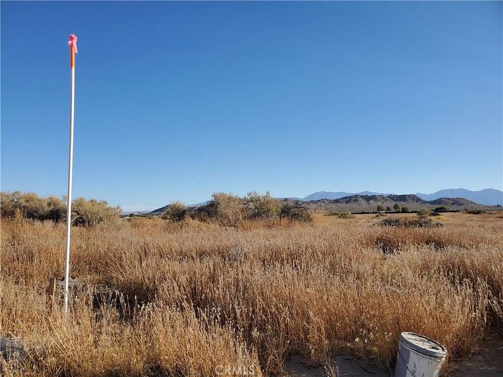 2.552 Acres of Residential Land for Sale in Palmdale, California