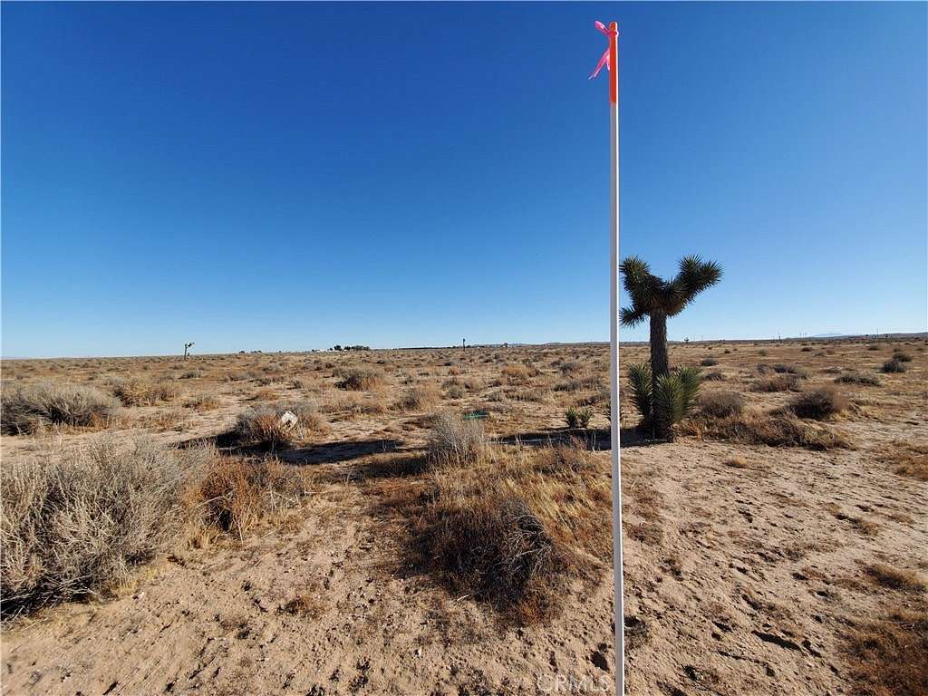 1.25 Acres of Residential Land for Sale in Kramer Junction, California