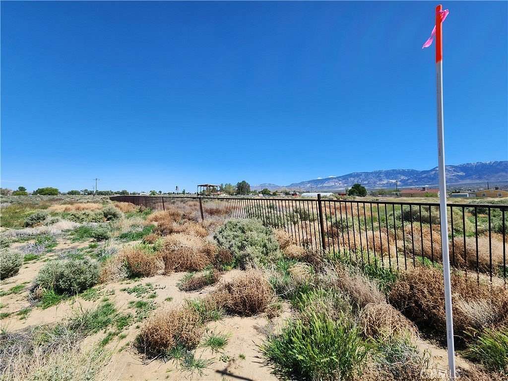 1.25 Acres of Residential Land for Sale in Lucerne Valley, California