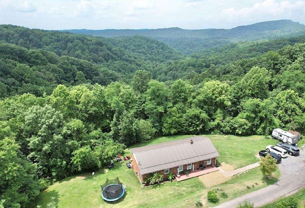 4.32 Acres of Residential Land with Home for Sale in Bluefield, West Virginia