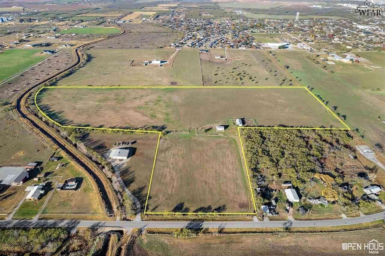 41.19 Acres of Land for Sale in Iowa Park, Texas