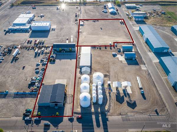 3 Acres of Improved Residential Land for Sale in Ontario, Oregon