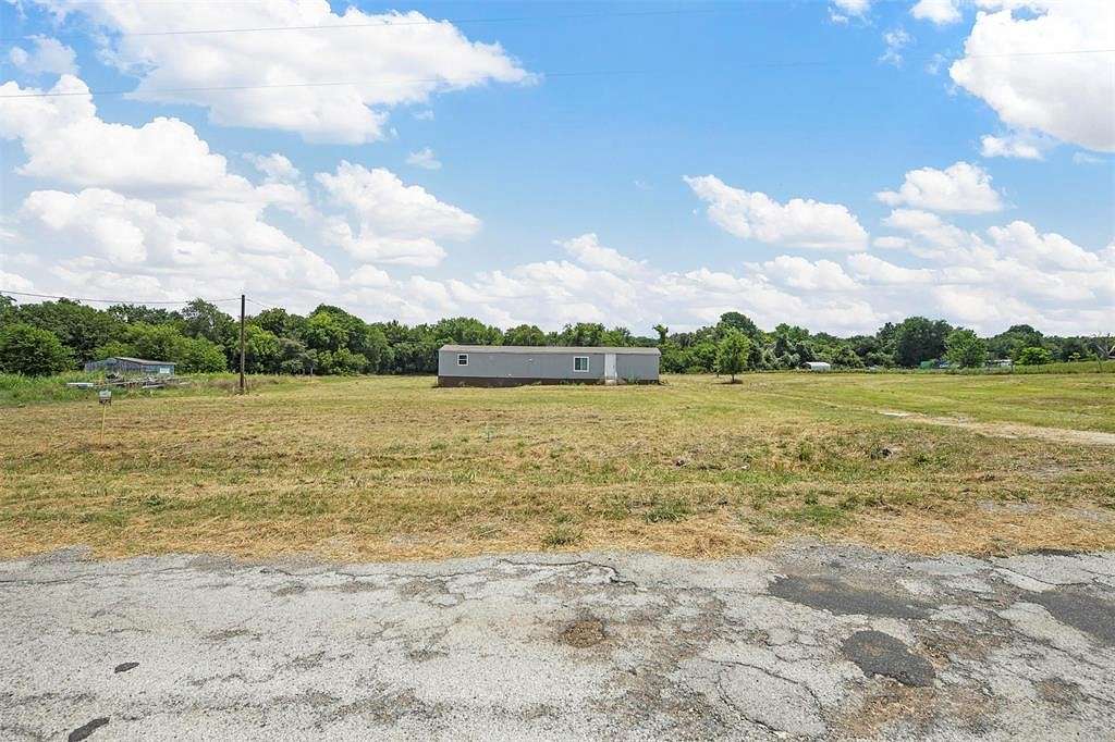 2.5 Acres of Residential Land with Home for Sale in Springtown, Texas