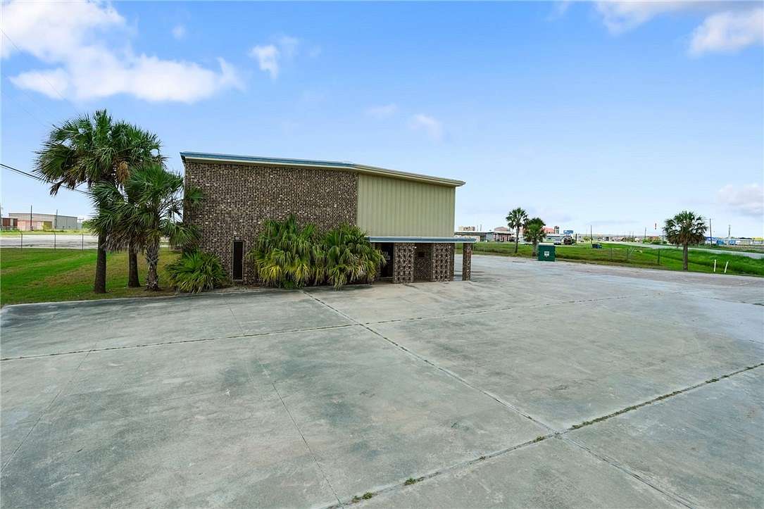 10 Acres of Improved Mixed-Use Land for Lease in Corpus Christi, Texas