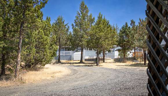 10.7 Acres of Land with Home for Sale in Prineville, Oregon