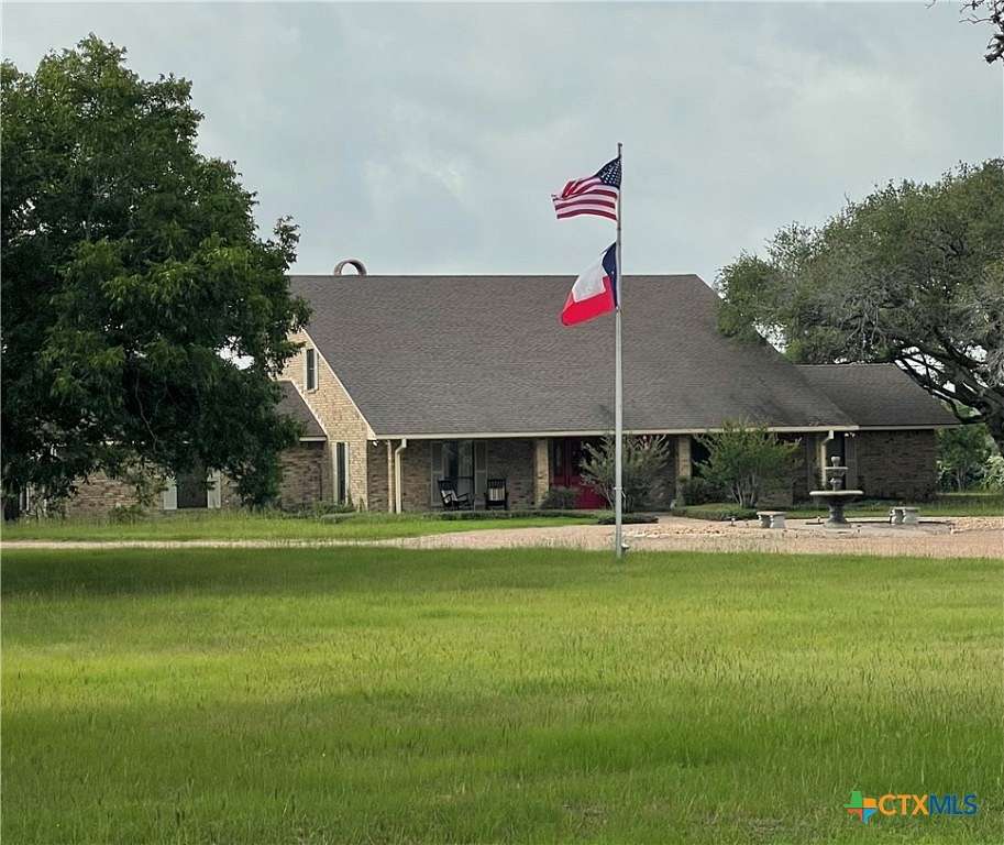 7 Acres of Residential Land with Home for Sale in Yoakum, Texas