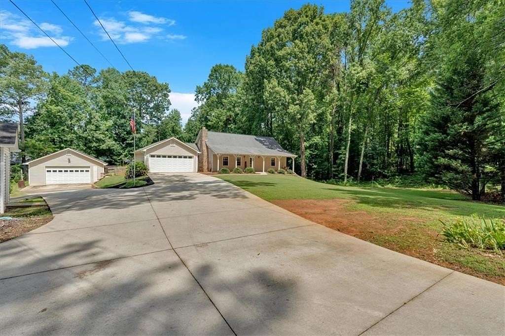 2.75 Acres of Residential Land with Home for Sale in Dallas, Georgia