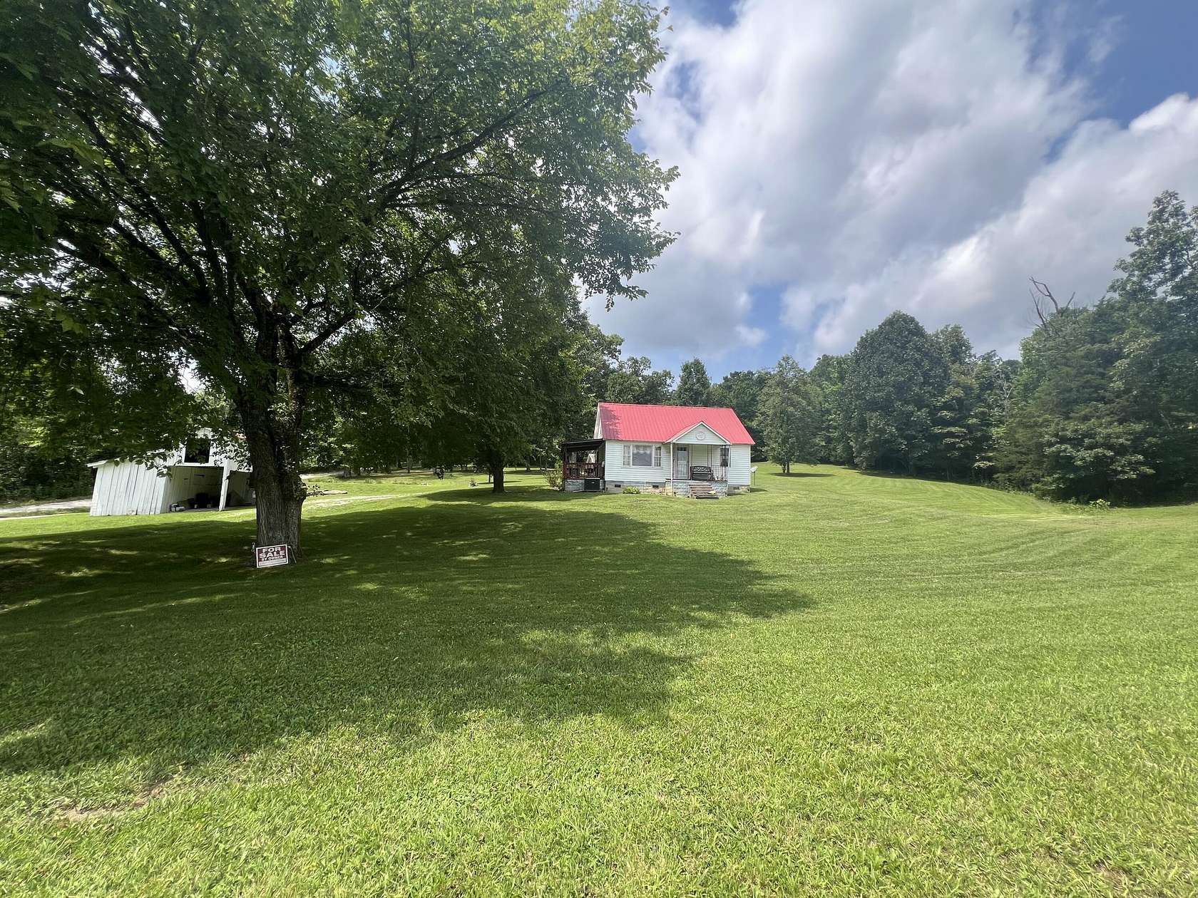 2 Acres of Residential Land with Home for Sale in Monticello, Kentucky