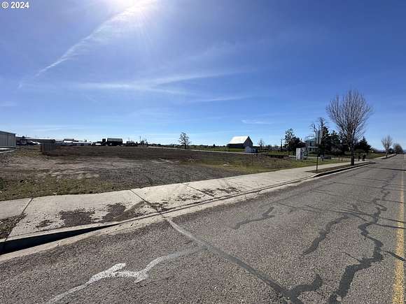 1.06 Acres of Commercial Land for Sale in Goldendale, Washington