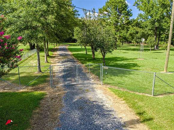 2.18 Acres of Residential Land for Sale in Stonewall, Louisiana