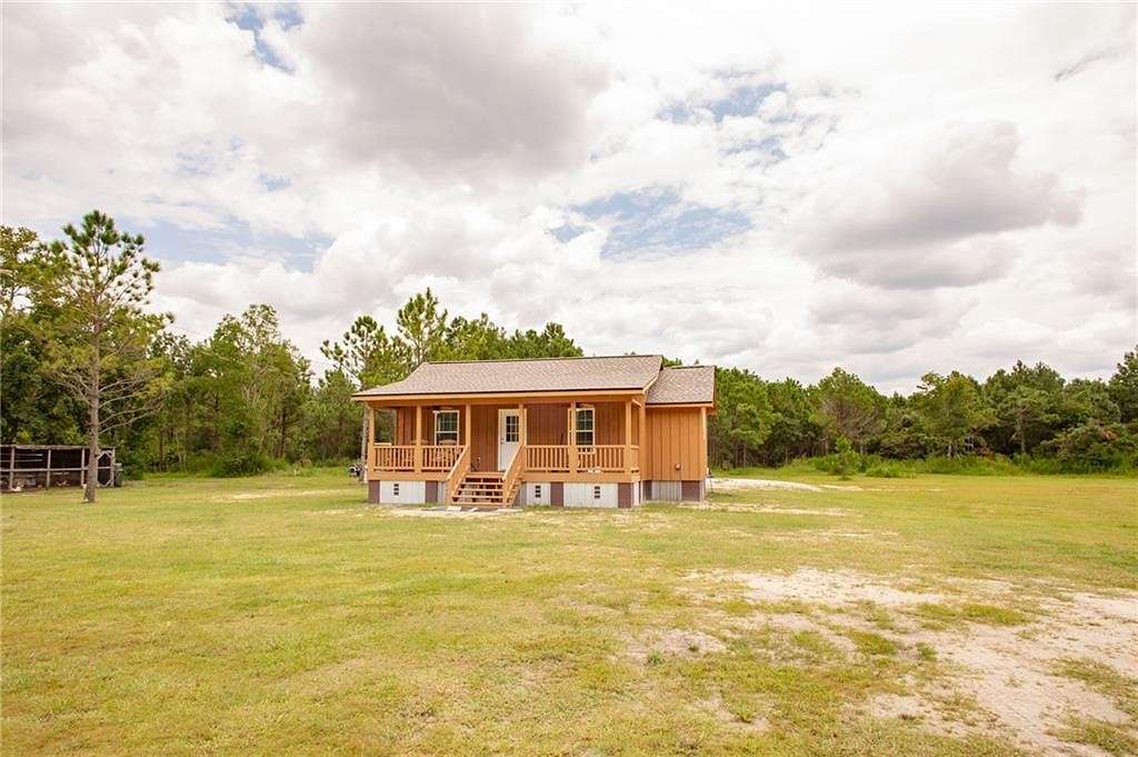 16.2 Acres of Recreational Land with Home for Sale in Waycross, Georgia