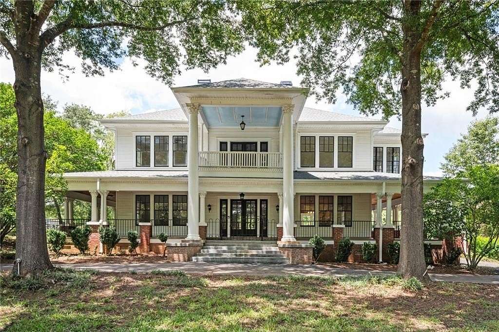 24.1 Acres of Land with Home for Sale in Buckhead, Georgia