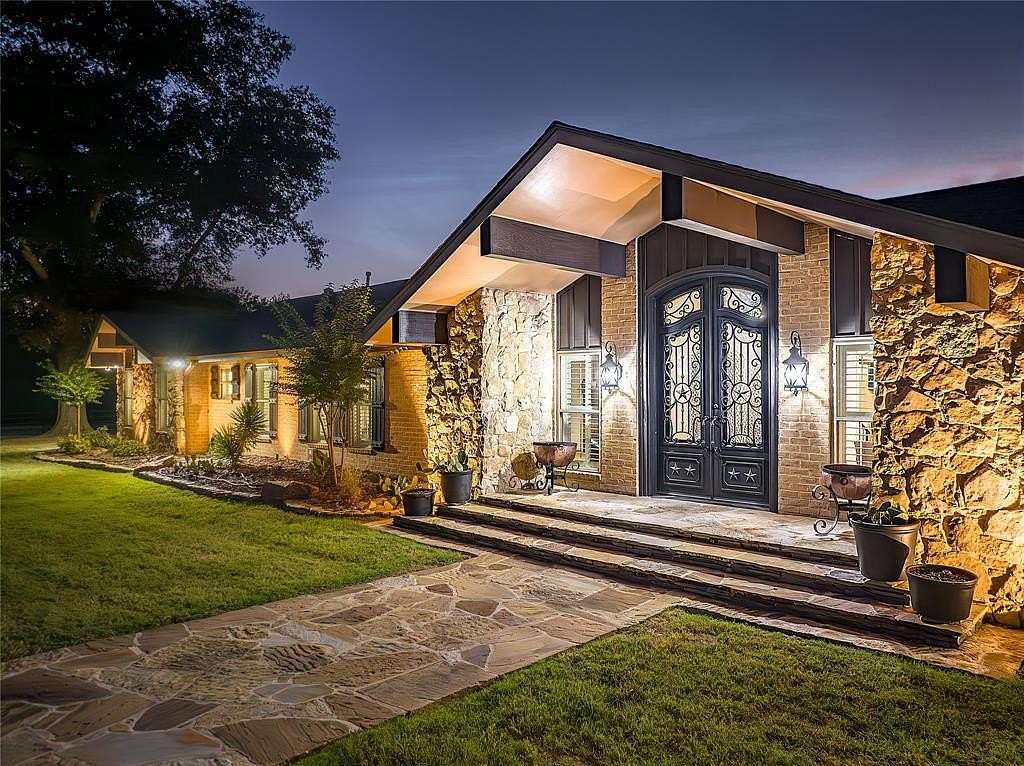 20.2 Acres of Land with Home for Sale in Pittsburg, Texas