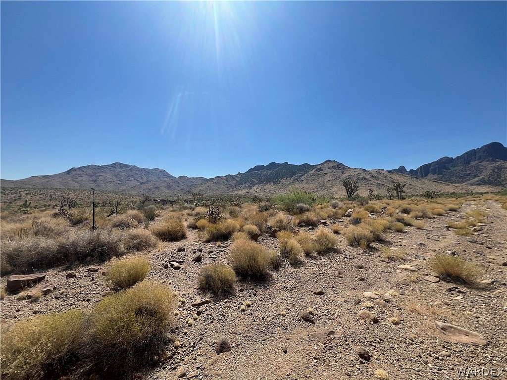 1.06 Acres of Residential Land for Sale in Dolan Springs, Arizona