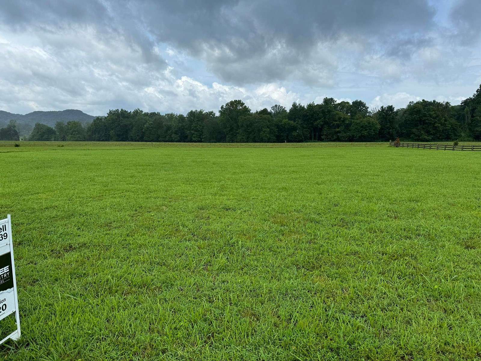 1 Acre of Residential Land for Sale in Burkesville, Kentucky