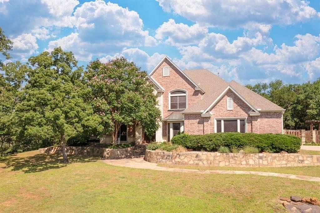 3 Acres of Residential Land with Home for Sale in Pilot Point, Texas