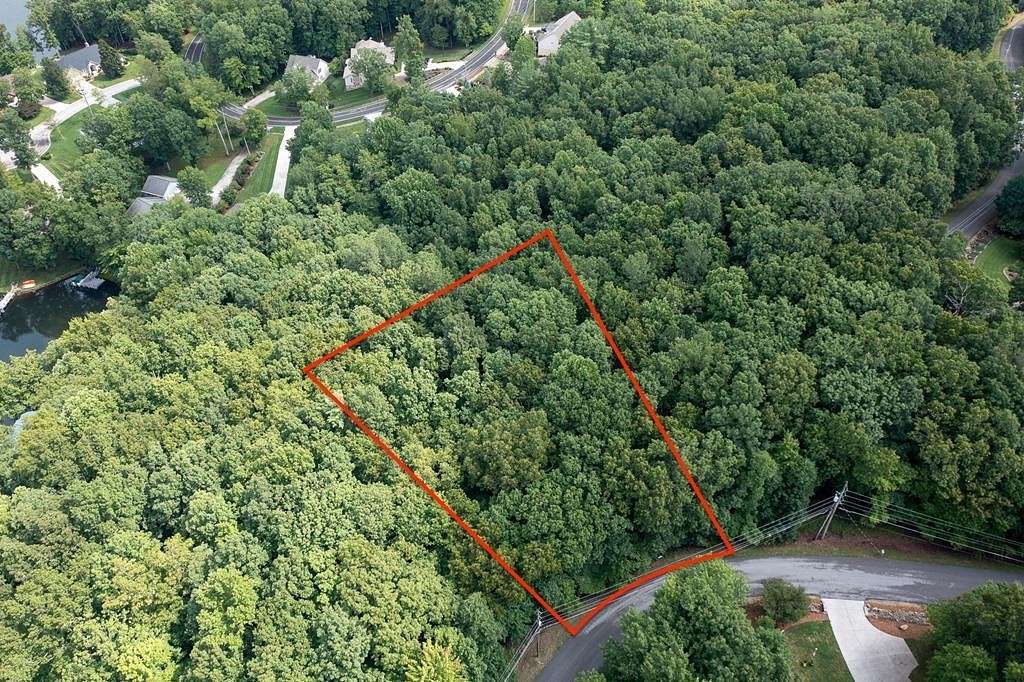 0.98 Acres of Residential Land for Sale in Crossville, Tennessee