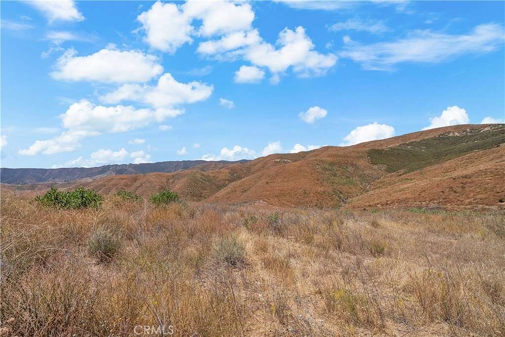 20.349 Acres of Land for Sale in Castaic, California