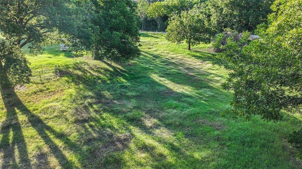 1.52 Acres of Residential Land for Sale in St. Jo, Texas