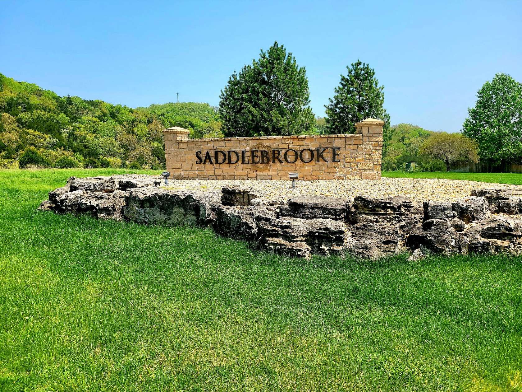 117 Acres of Recreational Land for Sale in Saddlebrooke, Missouri