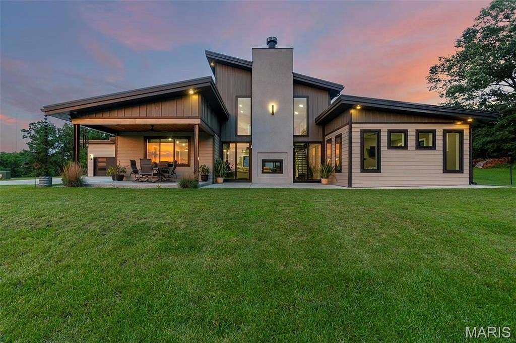 2.46 Acres of Residential Land with Home for Sale in Cape Girardeau, Missouri