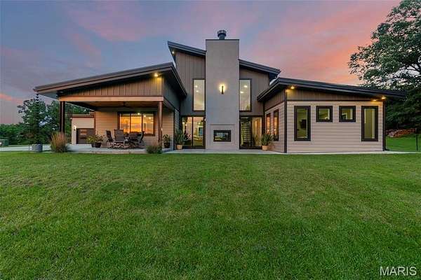 2.46 Acres of Residential Land with Home for Sale in Cape Girardeau, Missouri