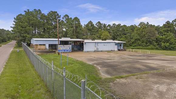 2 Acres of Improved Mixed-Use Land for Sale in Jasper, Texas