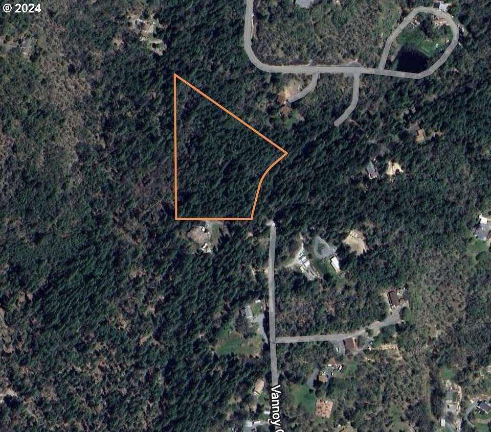 5.02 Acres of Land for Sale in Grants Pass, Oregon