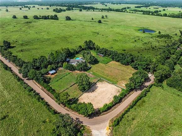 4 Acres of Residential Land with Home for Sale in Franklin, Texas