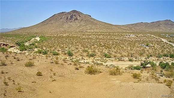 2.2 Acres of Residential Land for Sale in Golden Valley, Arizona