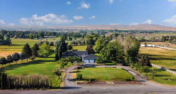 24.43 Acres of Land with Home for Sale in Kennewick, Washington