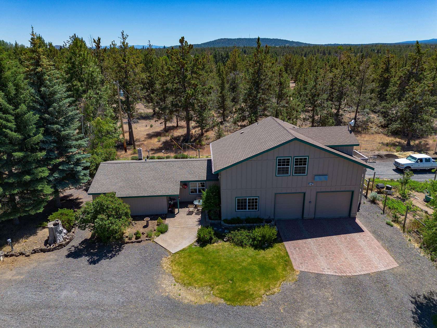 5.47 Acres of Residential Land with Home for Sale in Bend, Oregon