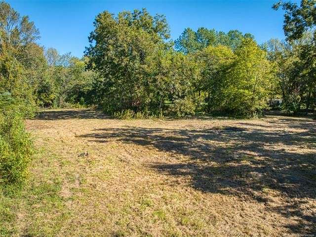 1.36 Acres of Residential Land for Sale in Broken Bow, Oklahoma