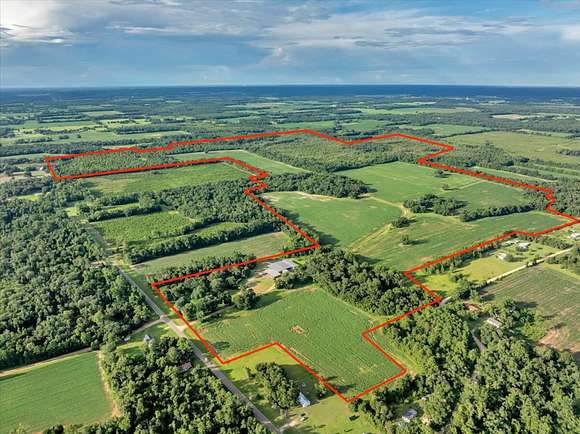 377 Acres of Land with Home for Sale in Marianna, Florida