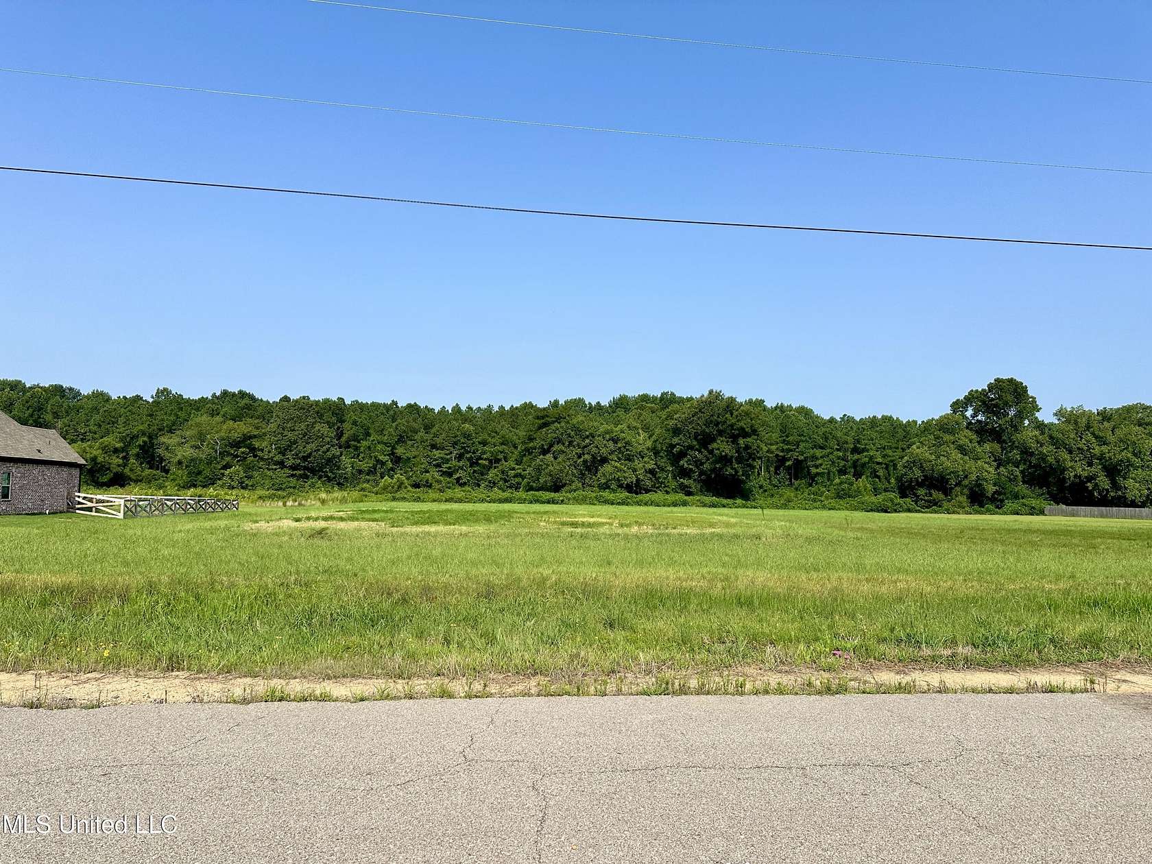 1.5 Acres of Residential Land for Sale in Hernando, Mississippi