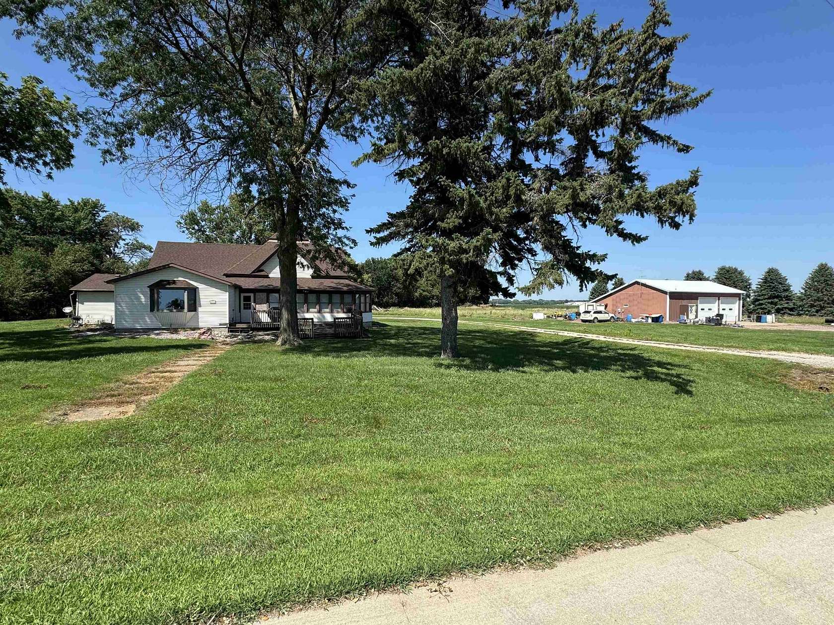 3.78 Acres of Residential Land with Home for Sale in Le Mars, Iowa